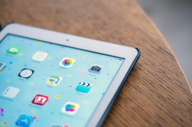 How to Fix Your Broken iPad Without Going to an Apple Store