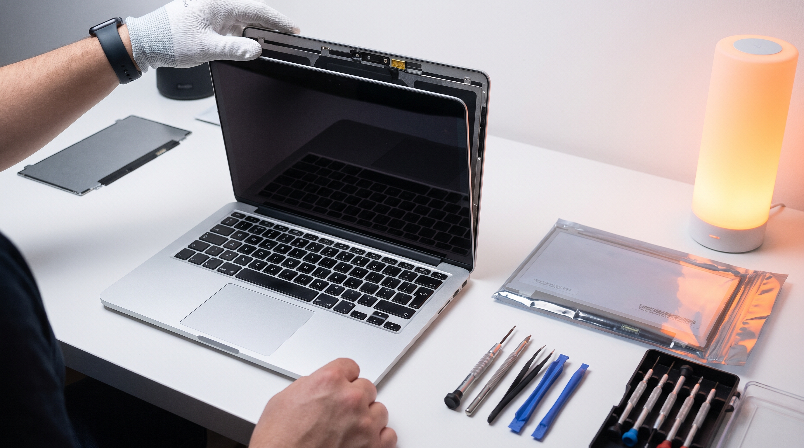 MacBook screen replacement at Citri Mobile Singapore